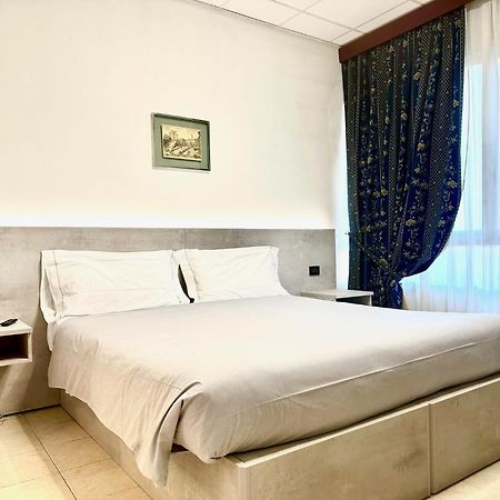 Hotel Leonardo Brescia Luaran gambar