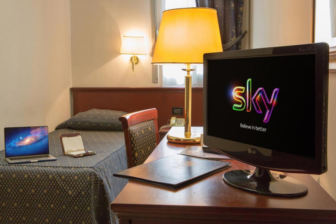Hotel Leonardo Brescia Luaran gambar