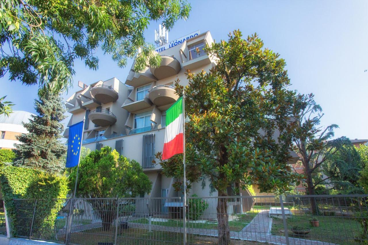 Hotel Leonardo Brescia Luaran gambar