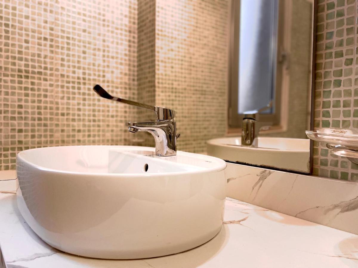Hotel Leonardo Brescia Luaran gambar
