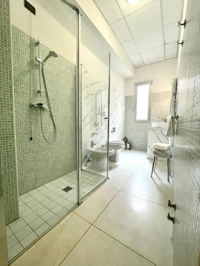 Hotel Leonardo Brescia Luaran gambar