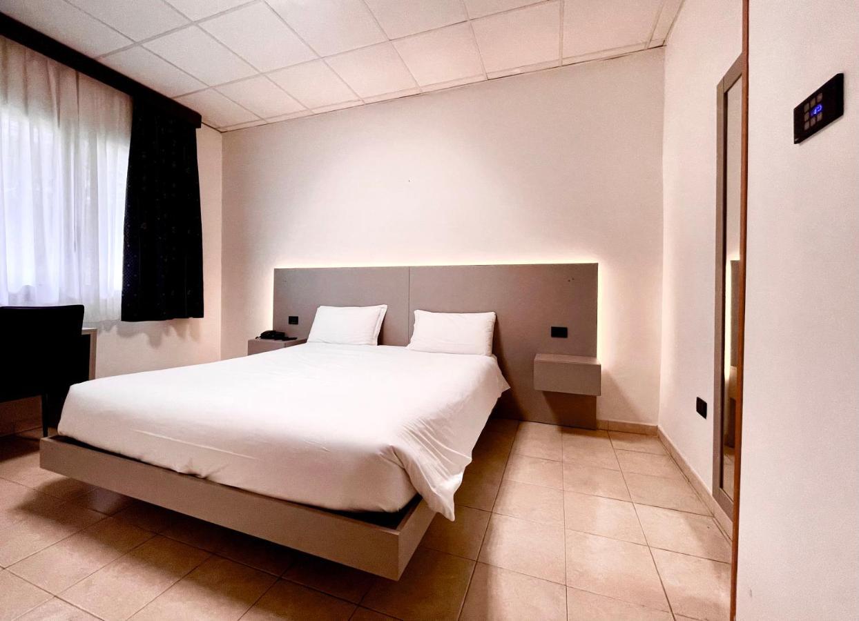 Hotel Leonardo Brescia Luaran gambar