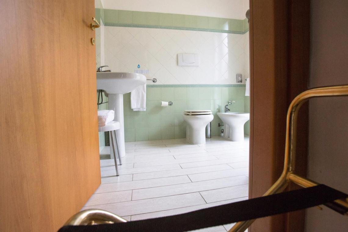 Hotel Leonardo Brescia Luaran gambar