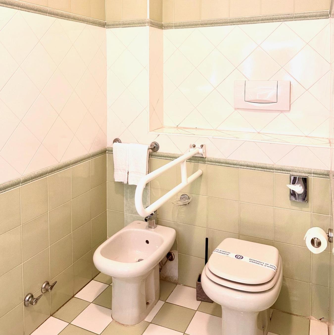 Hotel Leonardo Brescia Luaran gambar
