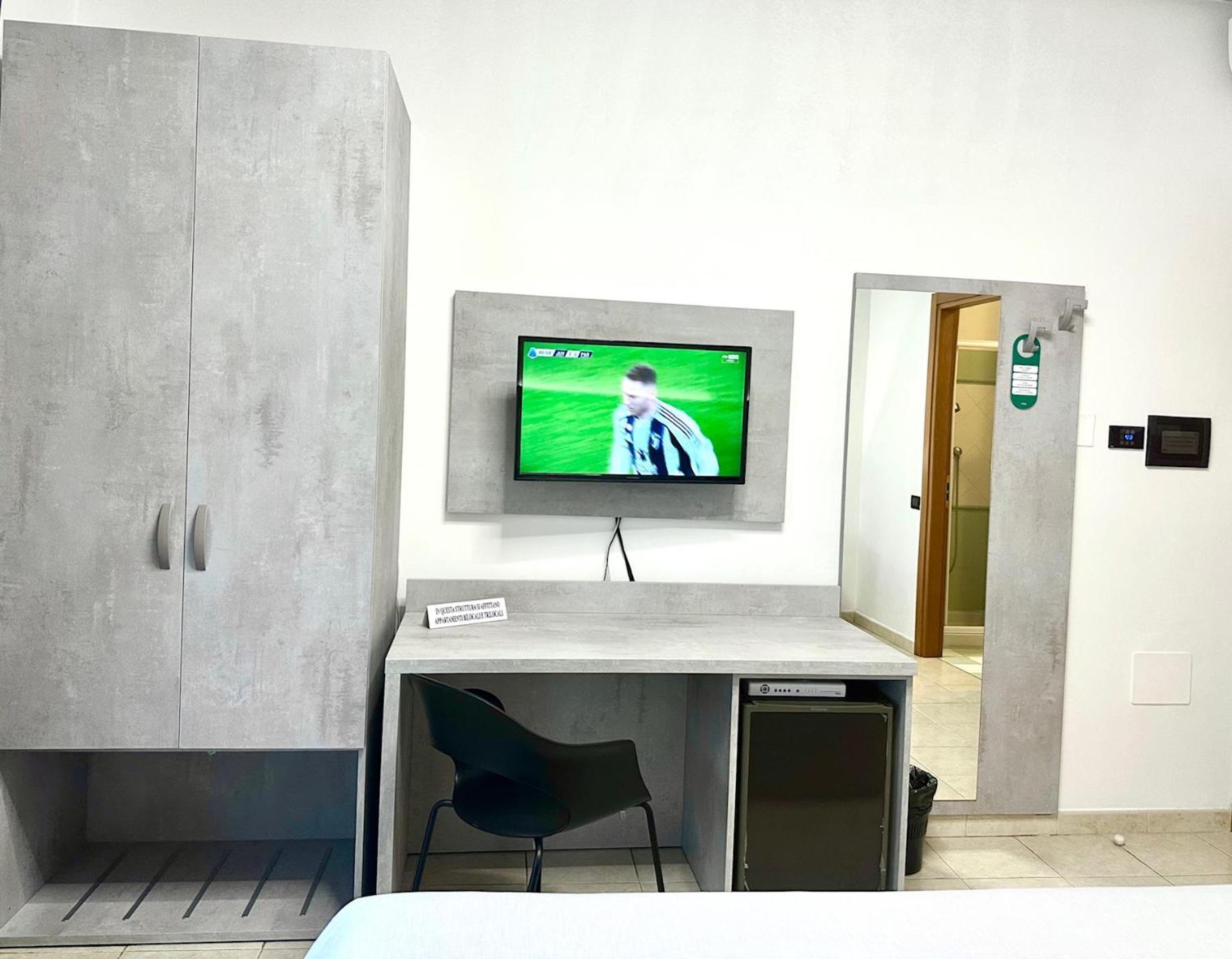 Hotel Leonardo Brescia Luaran gambar