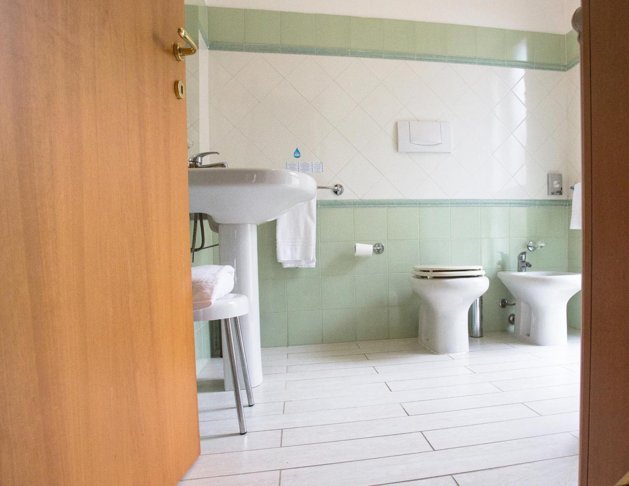 Hotel Leonardo Brescia Luaran gambar