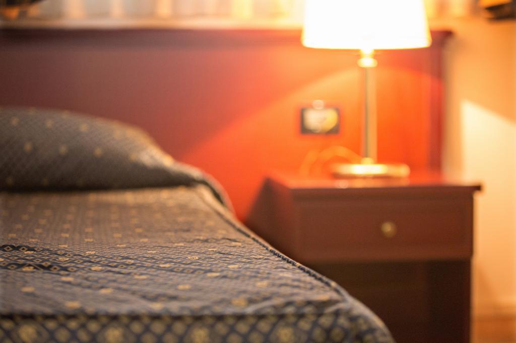 Hotel Leonardo Brescia Luaran gambar