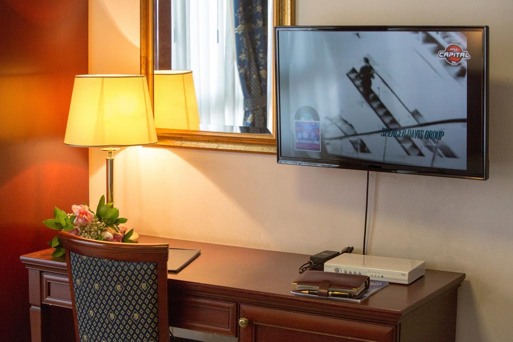 Hotel Leonardo Brescia Luaran gambar