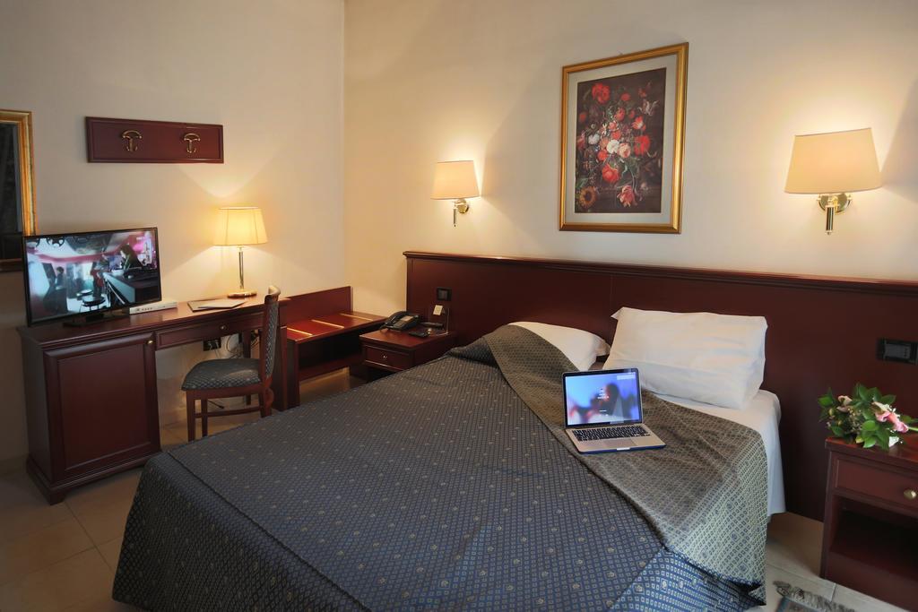 Hotel Leonardo Brescia Luaran gambar